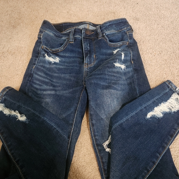 Distressed Blue Jeans - Picture 4 of 5